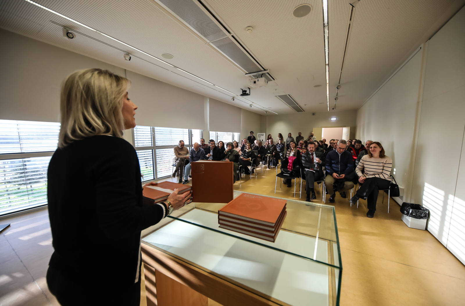 Thumbnail da galeria Apresentação do livro 50 Anos EEUM